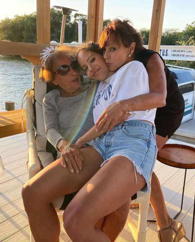 Charly Arnolt with her mother and grandmother
