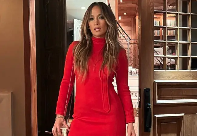 Jennifer Lopez in red dress.