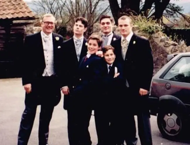 Niki Richard Dalgliesh Cavill, his father, and four brothers