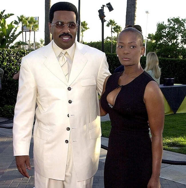 Mary Lee Harvey and Steve Harvey in 2000