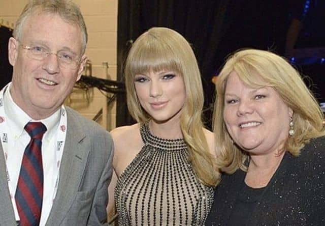 Scott Kingsley Swift with his ex-wife Andrea Swift and daughter Taylor Swift