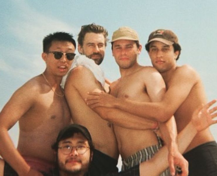 Julian Henry De Niro with his friends