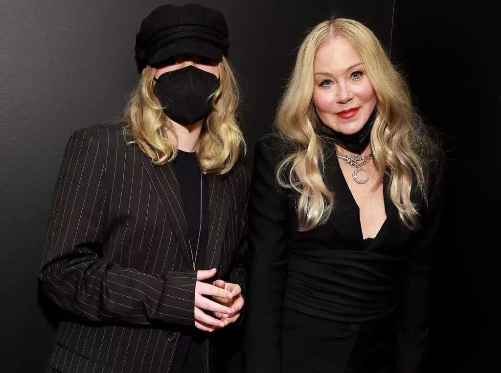 Sadie Grace Lenoble with her mother Christina Applegate in 2023
