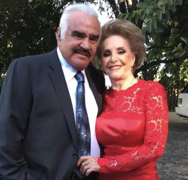 Vicente Fernandez with wife Maria
