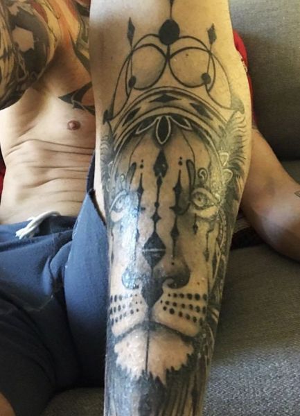 David Bromstad leg tattoo