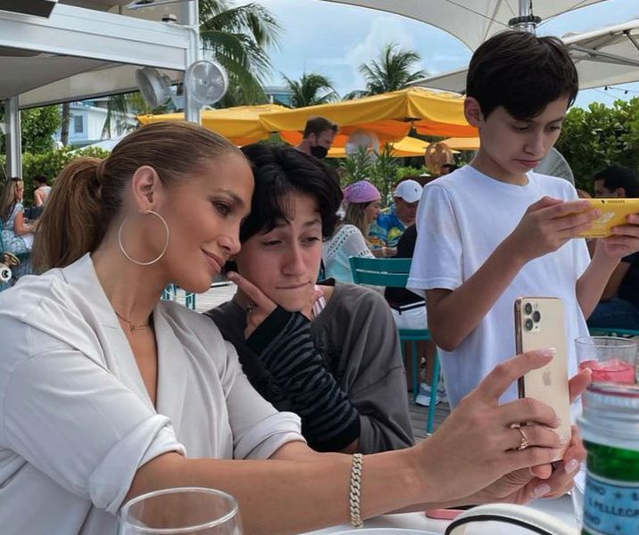 Jennifer Lopez with her twin sons.