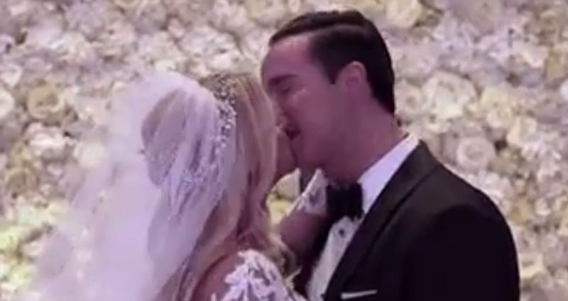 Lauren Pesce and husband Mike Sorrentino's wedding picture.