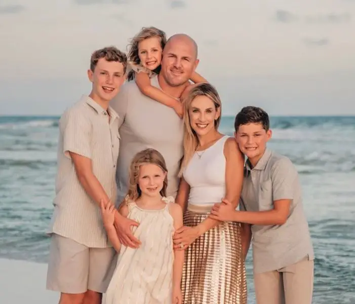 Michelle Witten with her husband and four kids