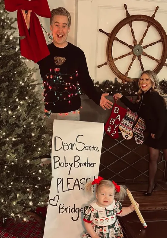 Peter Doocy, Wife Hillary Vaughn and daughter
