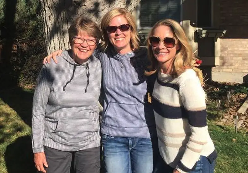Dana Perino with her sister and mother