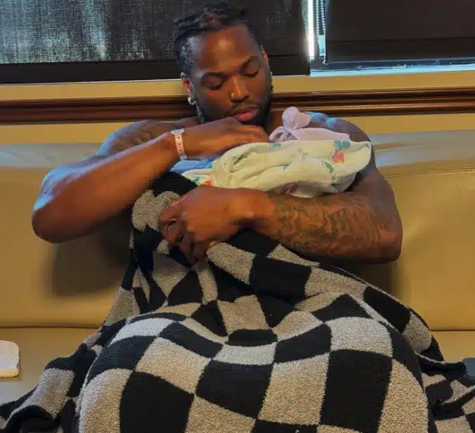 Derrick Henry Age, Wife, Height, Weight, Net Worth 4 Derrick Henry with his youngest daughter Celine Amor Henry.