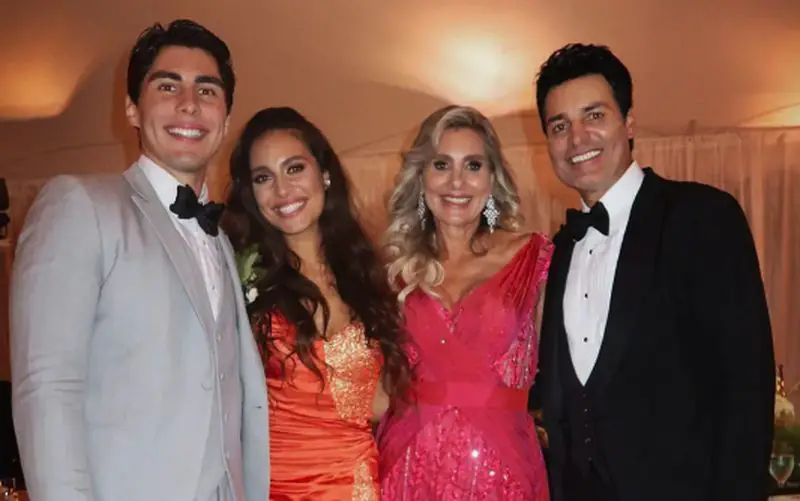 Marilisa Maronesse and Chayanne with their kids