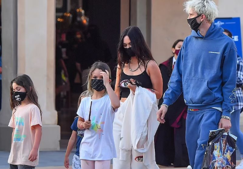 Noah with his mother Megan Fox and her fiance MGK